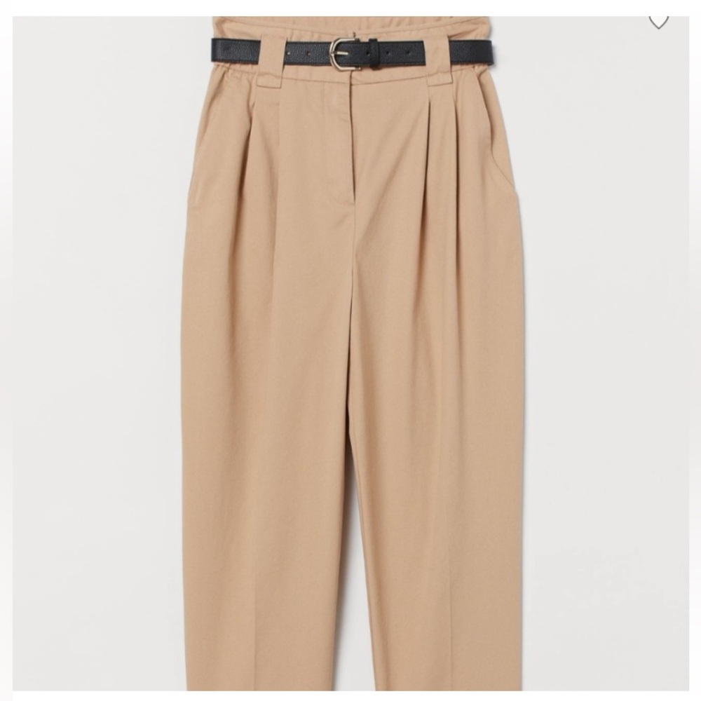 🎁Like New H&M Cream/Tan Chino Pleated Pants- US 2/XS